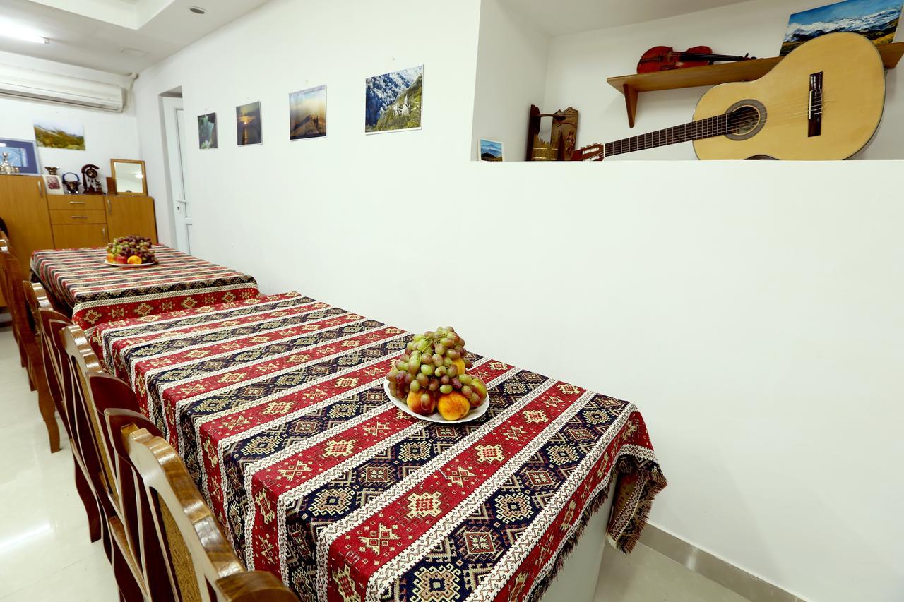 Byron Hostel Erywań Zewnętrze zdjęcie