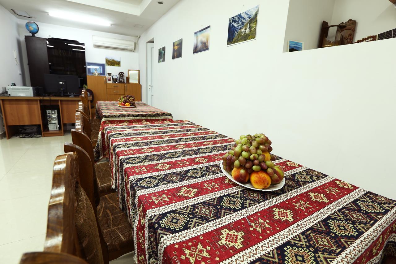 Byron Hostel Erywań Zewnętrze zdjęcie