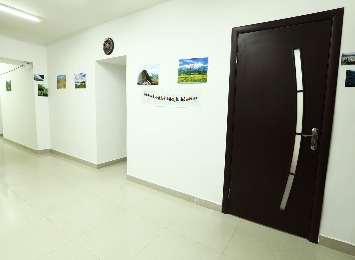 Byron Hostel Erywań Zewnętrze zdjęcie