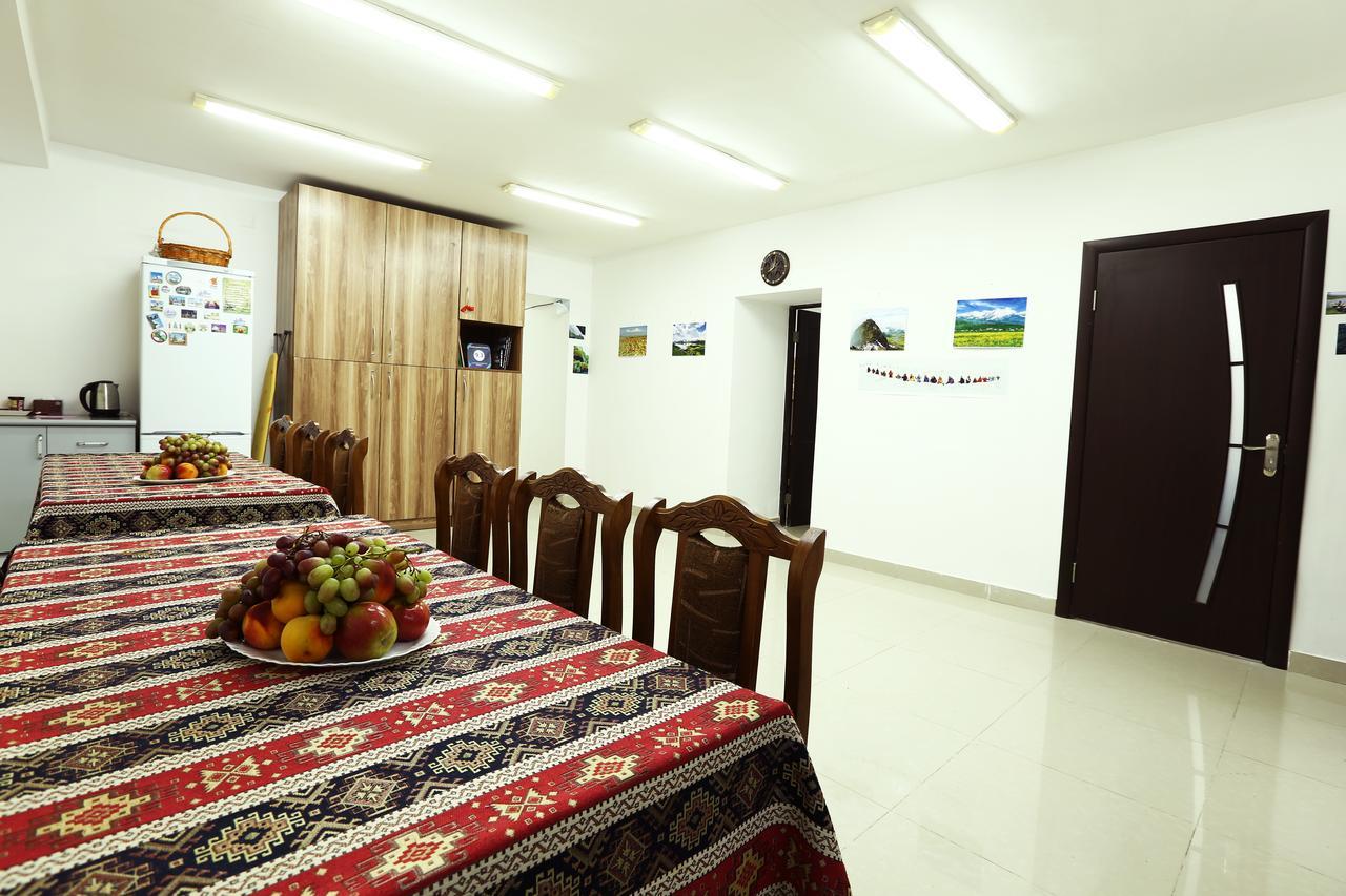 Byron Hostel Erywań Zewnętrze zdjęcie